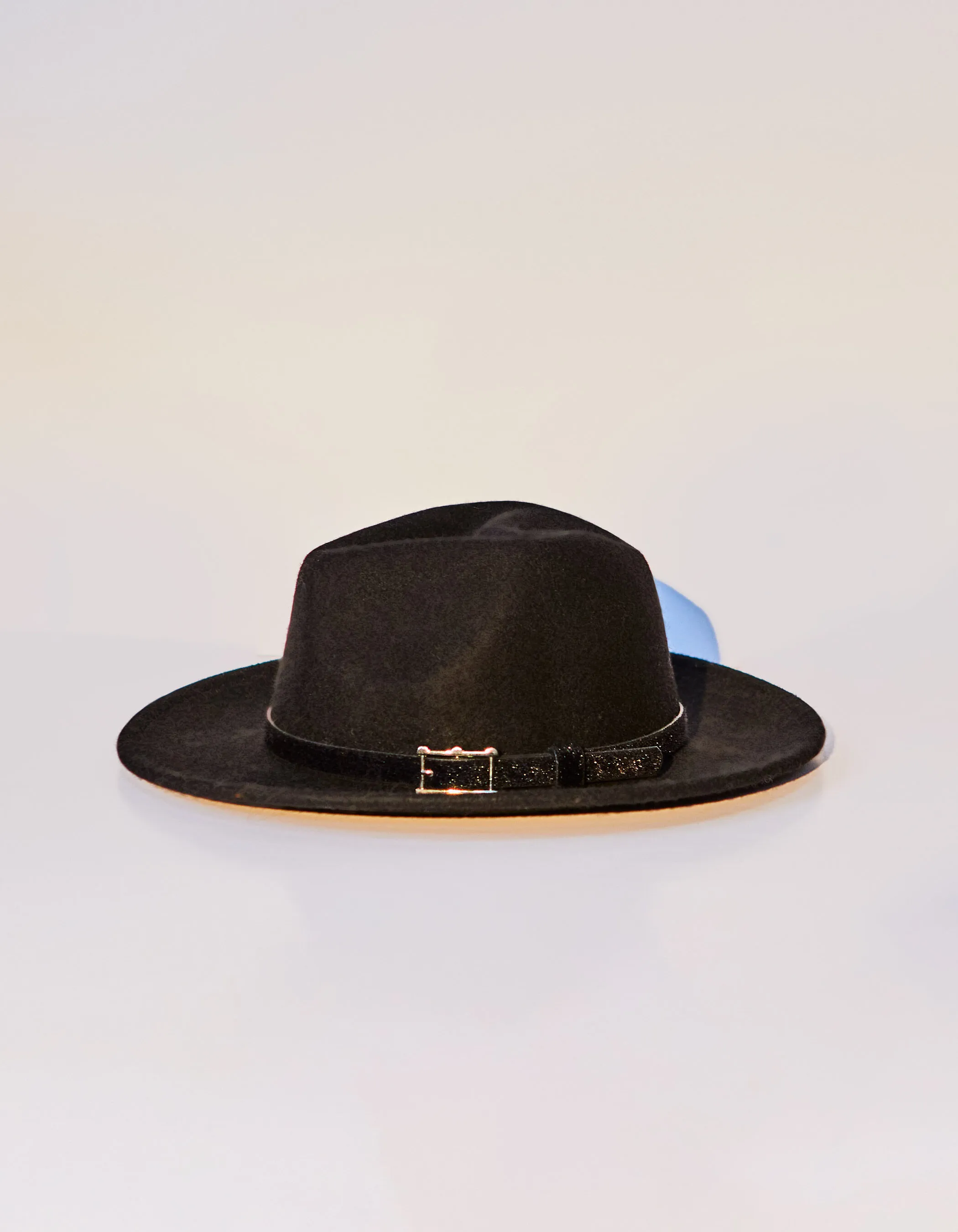 Chapeau noir en laine feutrée galon ceinturé Femme