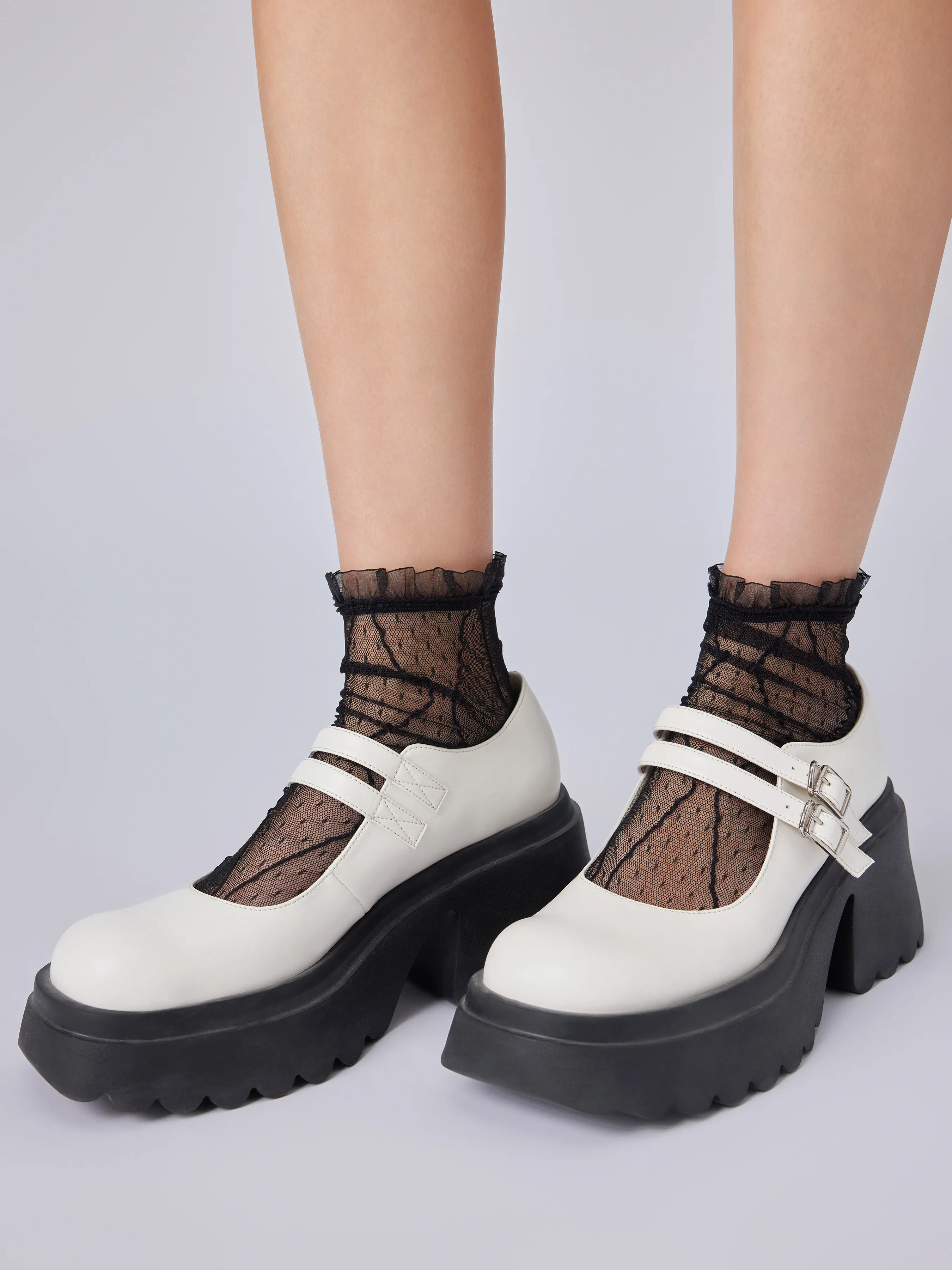 Chaussettes en maille avec bordure en dentelle