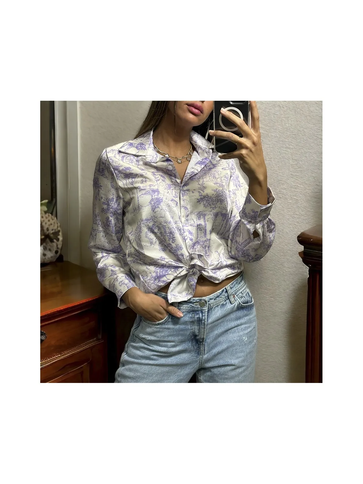 Chemise lilas et blanc à motif imprimé inspi
