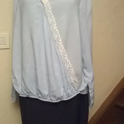 Grande taille  blouse en coton et viscose de couleur bleu ciel