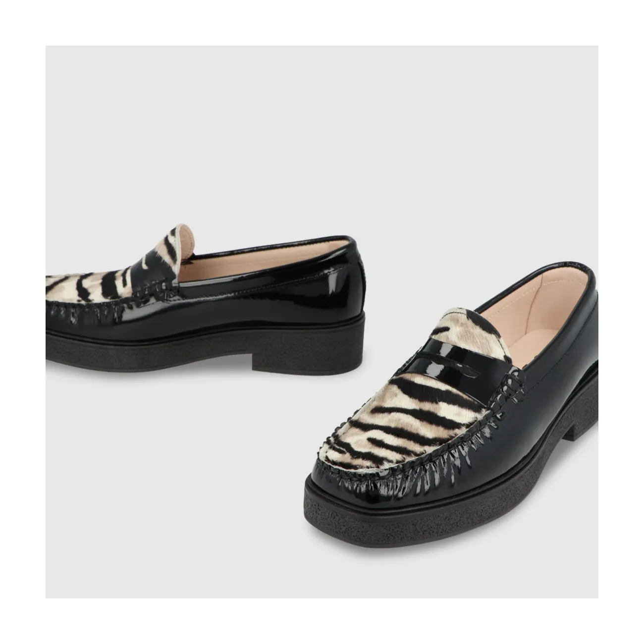 Mocassins femme en cuir verni noir et imprimé animal | LODI Chaussures femme en ligne.