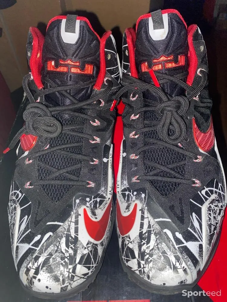 Nike Lebron XI Graffiti 45.5/11.5us d'occasion Ajouté le : 19/12/2023