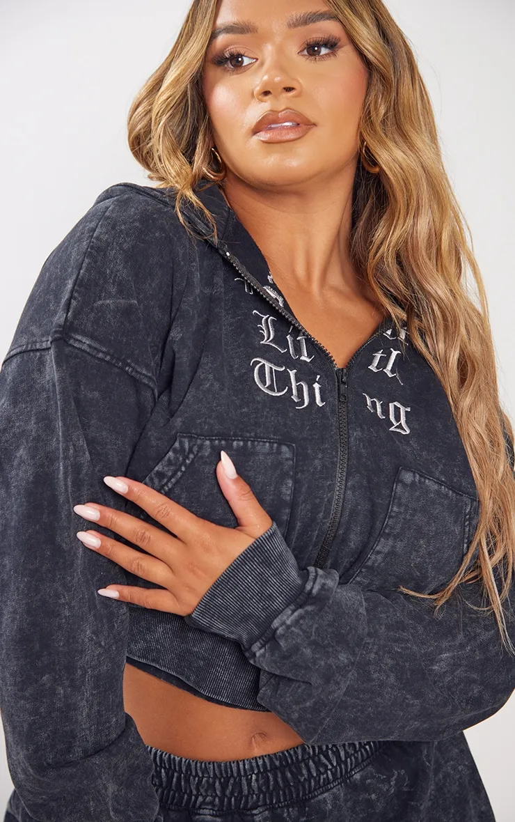 PRETTYLITTLETHING Shape Hoodie gris anthracite délavé à zip et slogan imprimé