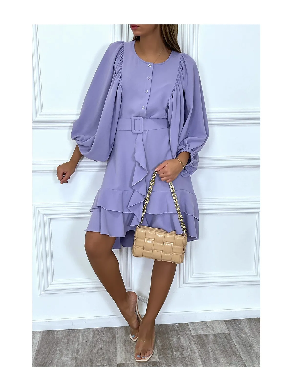 Robe chemise lila avec manches bouffante volants et ceinture