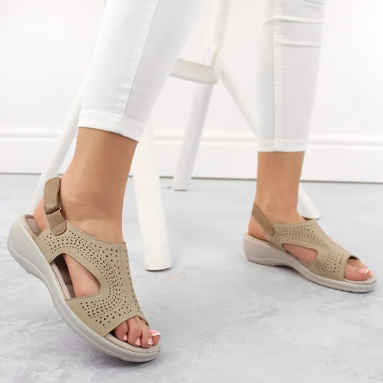 Sandales femme ajourées avec velcro, beige Potocki 90304